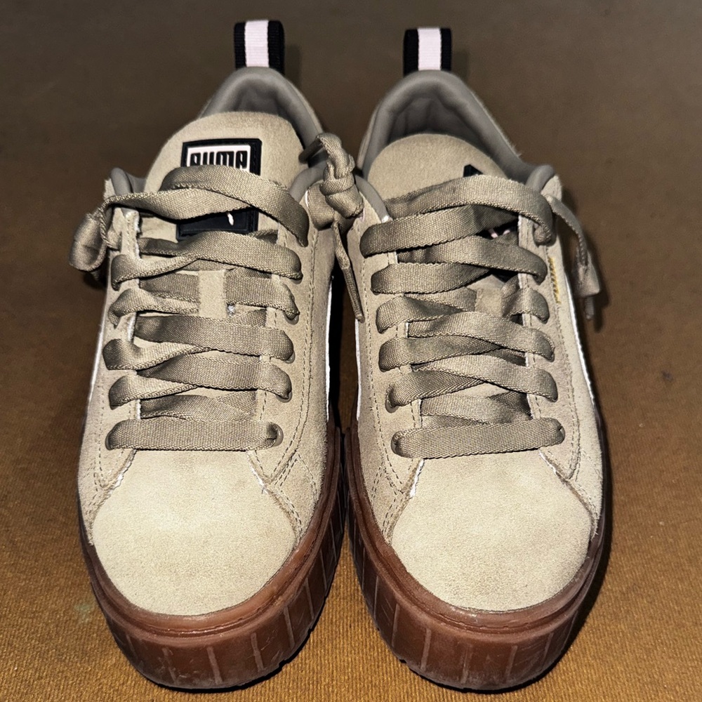 Puma Men's Beige Suede Sneakers
